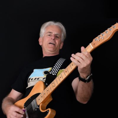 250508_Paul Clifford with guitar (low res)_016a